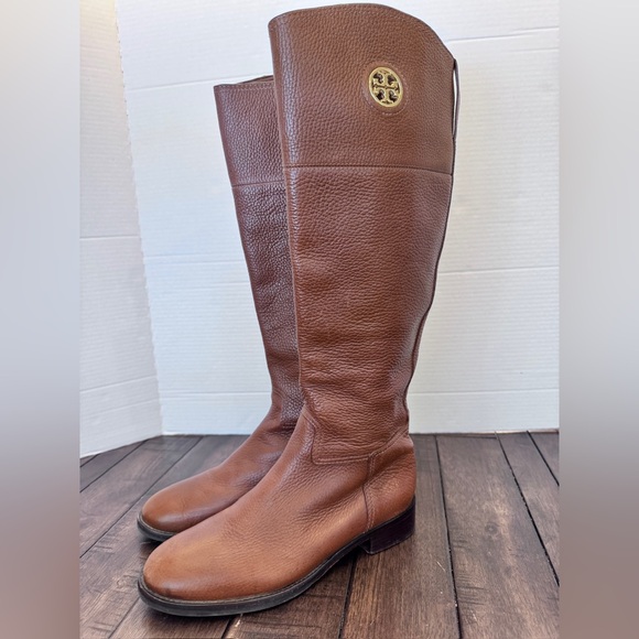 Tory Burch Women's Size 7.5 M Tall Leather Riding Boots Brown Gold Logo - Picture 2 of 16